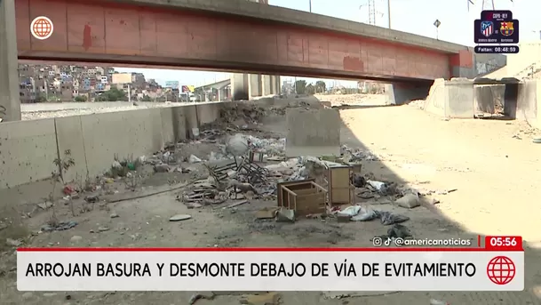 Trabajadores de la Municipalidad de Lima fueron captados arrojando basura en el Cercado. Foto: América Noticias
