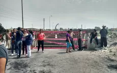 Pobladores arriesgan su vida al cruzar puente Bailey que está siendo desmantelado - Noticias de halle-bailey