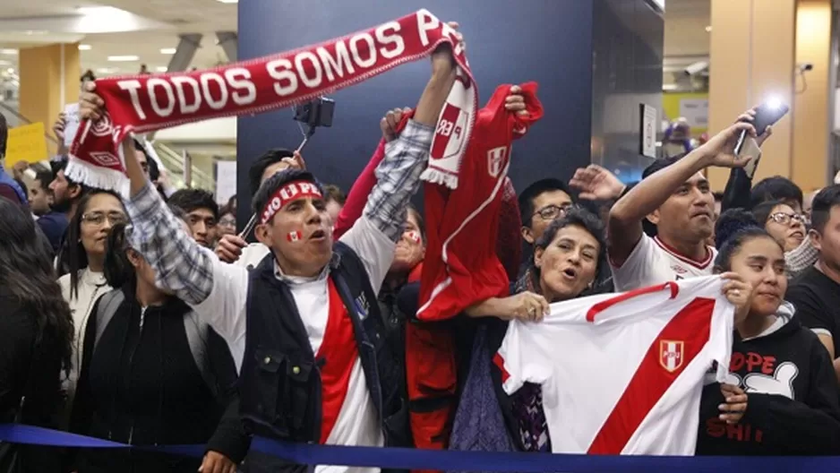 Hinchas peruanos. Foto: Andina