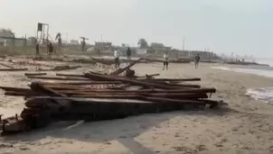 Los pesados tablones de madera fueron arrastrados por varios metros de la playa. / Video: Canal N