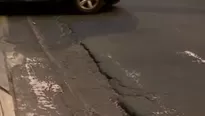 Rajaduras, hundimiento de capa asfáltica y baches se presentan entre las cuadras 11 y 12 de la avenida Arequipa / Captura: Canal N