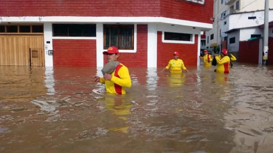 Afectados piden ser rescatados. Foto: Mininter