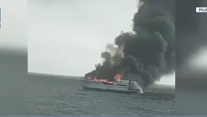 Yate con turistas se incendia en Piura. Foto y video: Canal N