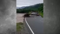 Capa asfáltica de la vía quedó destruida por la fuerza del río Serrán / Fuente: Canal N