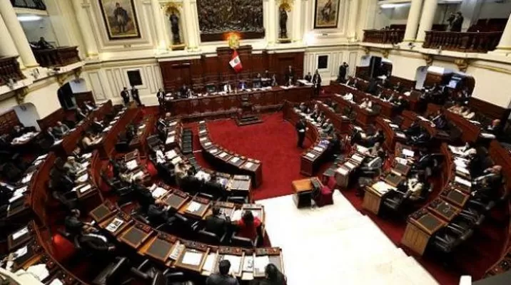Pleno del Congreso aprobó dictamen que flexibiliza la entrega de dádivas Pleno del Congreso aprobó dictamen que flexibiliza la entrega de dádivas
