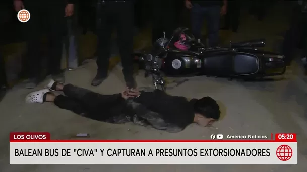 Policía detiene a dos presuntos extorsionadores de bus de CIVA en Los Olivos. Foto: América Noticias Policía detiene a dos presuntos extorsionadores de bus de CIVA en Los Olivos. Foto: América Noticias