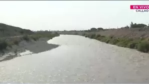 El efectivo ingresó al caudal a la altura del puente Santa Rosa para auxiliar a un perro que se ahogaba. Ambos desaparecieron y son buscados por la Policía. / Video: Canal N