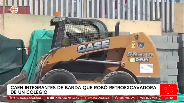 Policía sería integrante de banda que robó retroexcavadora en colegio en Independencia. Foto: América Noticias Policía sería integrante de banda que robó retroexcavadora en colegio en Independencia. Foto: América Noticias