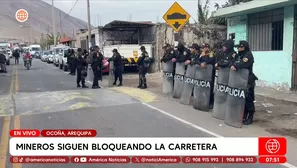 Policía llega a punto de bloqueo de mineros en Arequipa. Foto y video: América Noticias