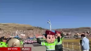 Policía Nacional alienta a la Selección Peruana desde el Lago Titicaca