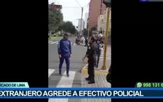 Un policía y un ciudadano extranjero protagonizan violenta pelea en la calle - Noticias de policia