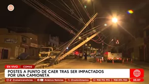 Postes a punto de caer tras ser impactados por una camioneta en Comas. Foto y video: América Noticias
