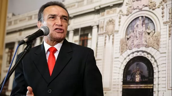 Héctor Becerril. Héctor Becerril.