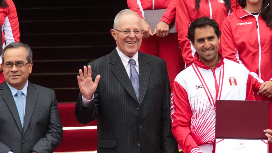 Presidente Pedro Pablo Kuczynski con deportistas. Foto: Agencia Andina