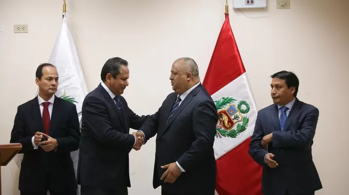 Héctor Gutiérrez presentó su renuncia al cargo de procurador del MinDef. Héctor Gutiérrez presentó su renuncia al cargo de procurador del MinDef.