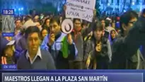 Los manifestantes portaban banderolas y realizaban sus demandas a viva voz