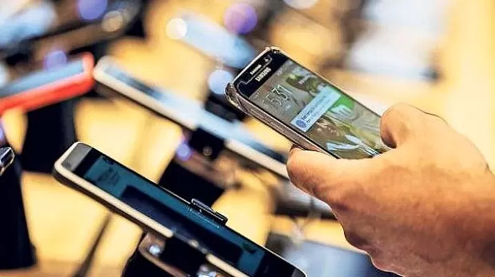 Proponen eliminar el cobro por topes de consumo en planes de telefonía móvil Proponen eliminar el cobro por topes de consumo en planes de telefonía móvil