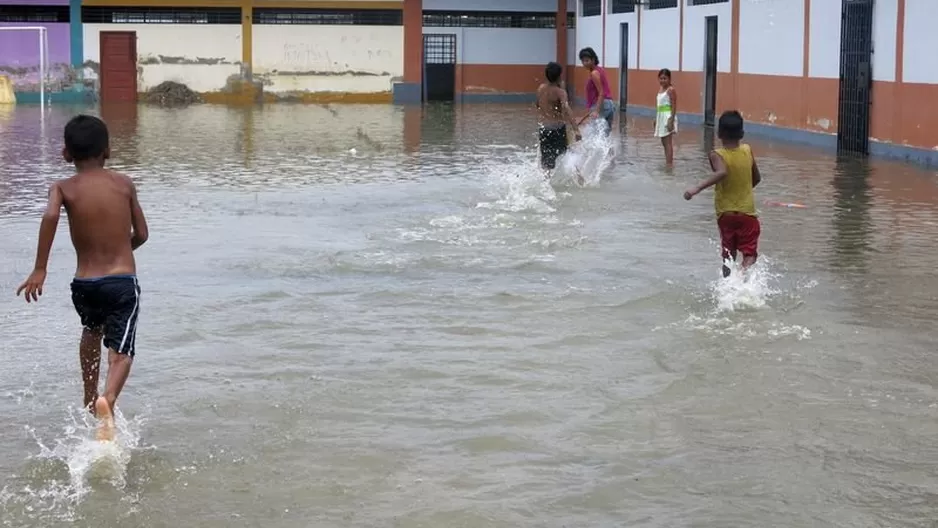 Inundación en centro educativo. Foto: Correo