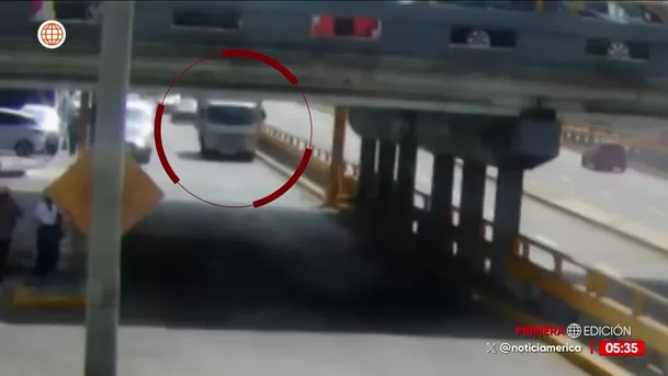 Pueblo Libre: Dos furgonetas chocan contra estructura del puente Pershing. Foto: América Noticias