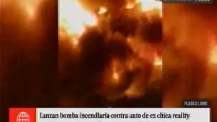 Auto incendiado en Pueblo Libre. América Noticias