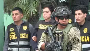 Jhonsson Smit Cruz Torres, cabecilla de Los Pulpos, cumplirá 15 días de detención preliminar en la Dircote. El general PNP Víctor Revoredo señaló que Cruz Torres fue incluido en las pesquisas por cuádruple asesinato y secuestro en Trujillo. Video: Canal N