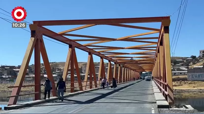 Puno: Bloquean puente Ilave por manifestaciones contra el Gobierno