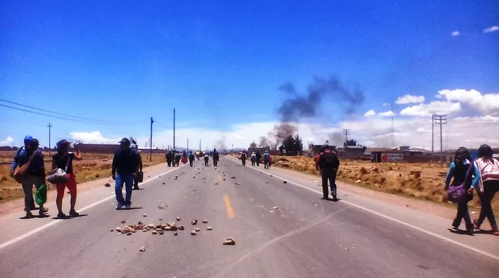 Paro en Puno por contaminación del Titicaca. Foto referencial Paro en Puno por contaminación del Titicaca. Foto referencial