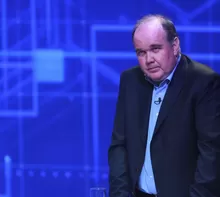 El candidato Rafael López Aliaga negó la existencia de acuerdos políticos y cuestionó la falta de reformas en salud y programas sociales. / Video: Canal N