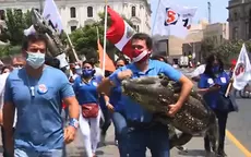 Rafael Santos realizó su cierre de campaña en la Plaza San Martín y prometió "acabar con los lagartos" - Noticias de justin-santos