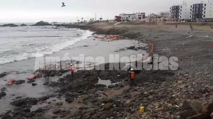 Ilo: reportan derrame de combustible en playa frente a municipalidad Ilo: reportan derrame de combustible en playa frente a municipalidad