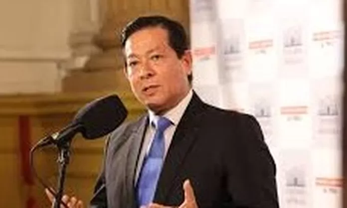 Recolectan firmas para censurar al ministro de Justicia