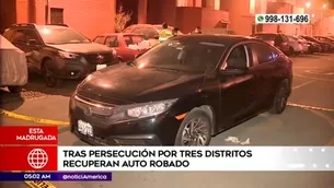 Ladrones abandonaron vehículo al verse rodeados por la policía.