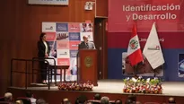  Jefe Nacional del RENIEC, Jorge Yrivarren, inaugurando el Seminario Internacional de Identificación y Desarrollo. (Vía: Twitter)