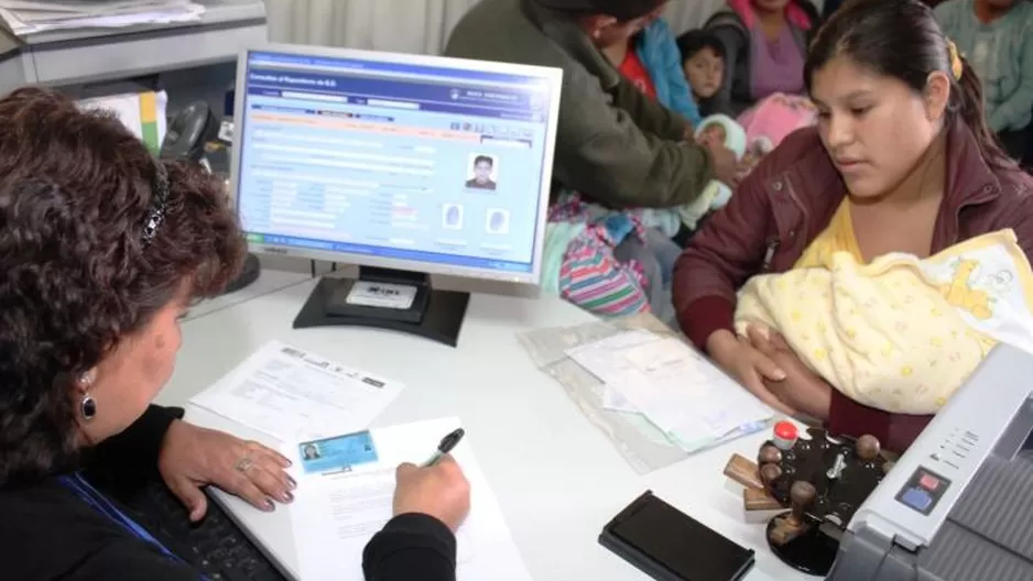 En las oficinas de Reniec se han ampliado los horarios de atención. Foto: Referencial/Agencia Andina