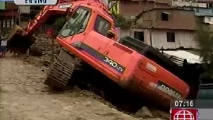 Vecinos piden ayuda para retirar el pesado vehículo / Video: América Noticias