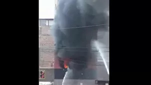 Incendio en el Rímac. Foto: América Noticias