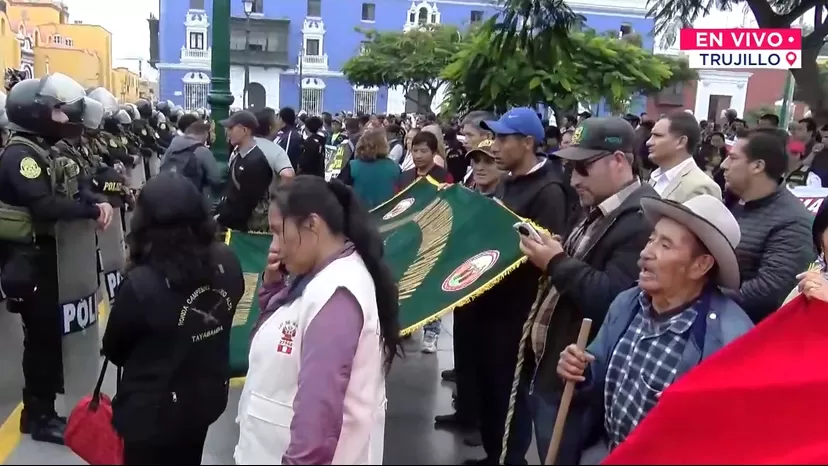 Trujillo: Ronderos de Pataz realizan protesta para exigir obras