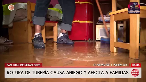 Rotura de tubería durante obras provoca gran aniego en San Juan de Miraflores. Foto: América Noticias Rotura de tubería durante obras provoca gran aniego en San Juan de Miraflores. Foto: América Noticias