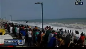 Salvan a dos menores de morir ahogados en playa Costanera / Foto: Captura Canal N