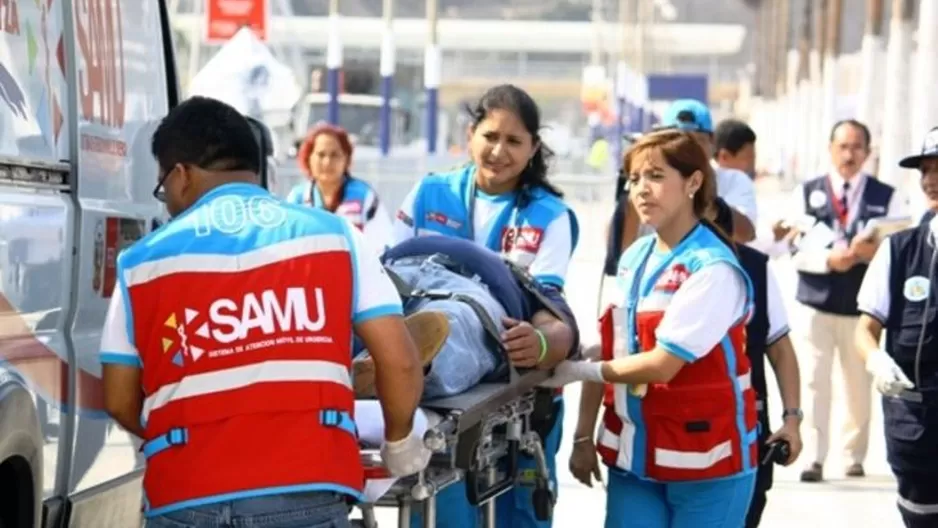 Médicos del SAMU atienden a pacientes con urgentes y emergencias. Foto: Andina