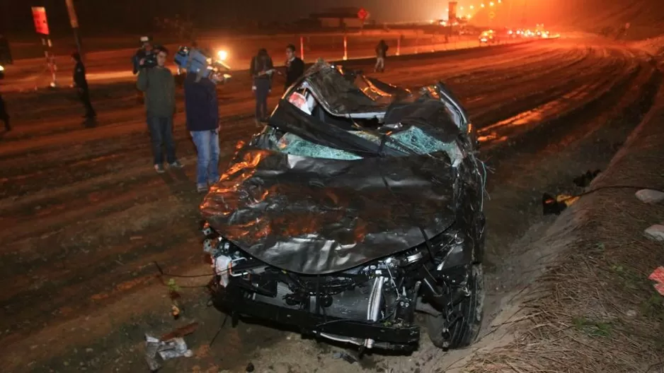 El vehículo quedó destrozado. Foto: Referencial/archivo El Comercio