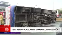 Bus de transporte público se volcó en avenida Circunvalación. América Noticias