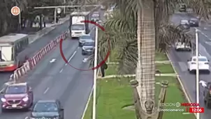 Conductor de 81 años atropella a joven tras despistarse en San Isidro. Foto y video: América Noticias