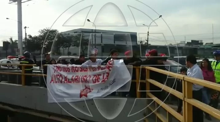 Apristas en San Isidro. América Noticias Apristas en San Isidro. América Noticias