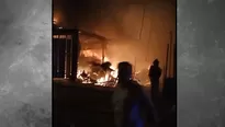 Incendio en San Juan de Miraflores destruyó tres casas - Foto y video: América Noticias