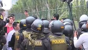 Alrededor de unos 200 a 300 policías ingresaron al campus de la Universidad Nacional Mayor de San Marcos