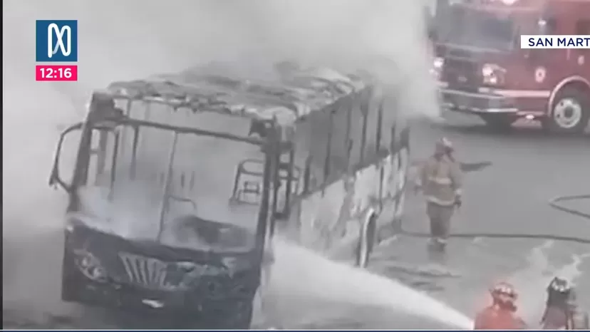 San Martín de Porres: Bus de transporte público se incendió en avenida Túpac Amaru