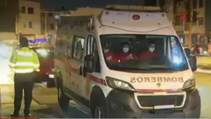 Mujer se descompensó durante el sismo y murió dentro de una ambulancia de los bomberos.