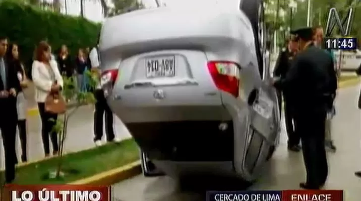 Dos heridos deja accidente vehicular en Santa Beatriz. Captura: Canal N