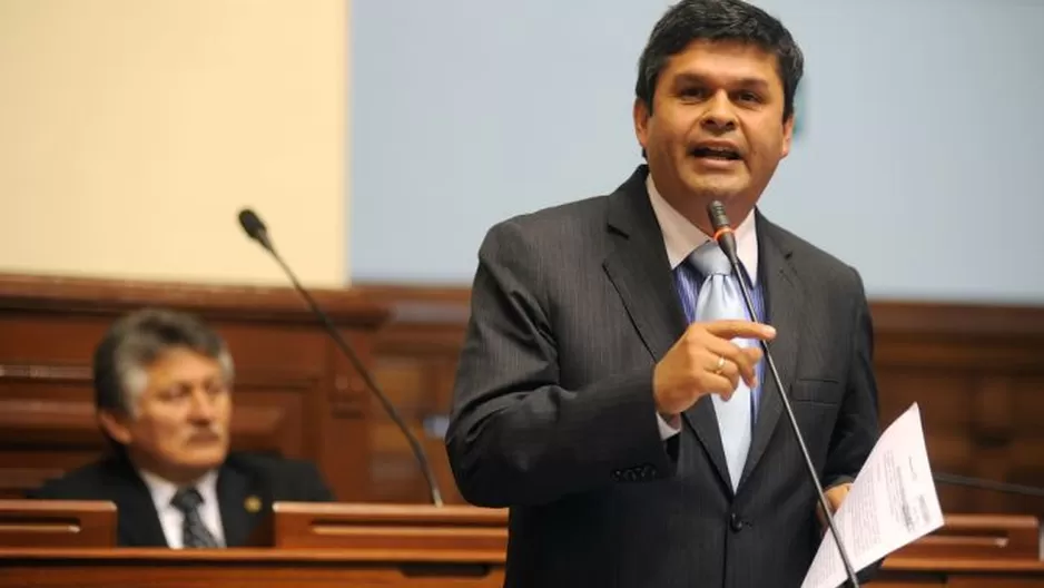  Santiago Gastañaduí se insultó con el congresista Mauricio Mulder durante una sesión de la comisión de Fiscalización / Foto: Congreso